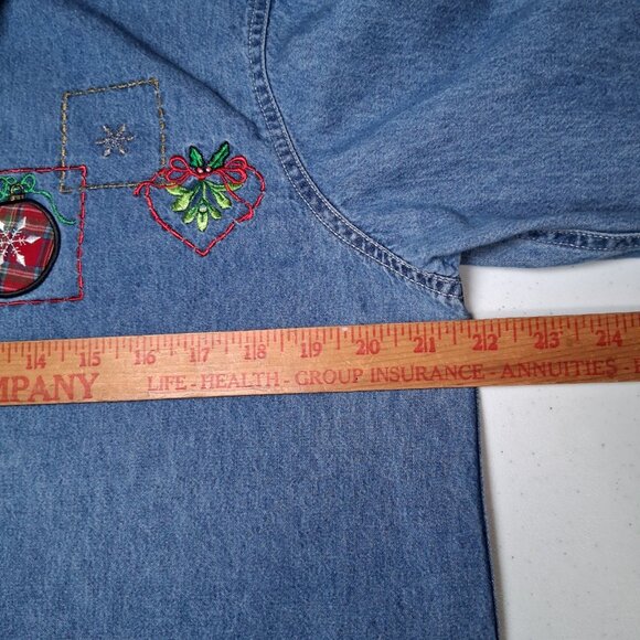 Vintage Basic Editions Holiday Christmas Shirt M Denim Chambray Jean Ornaments - Picture 9 of 16